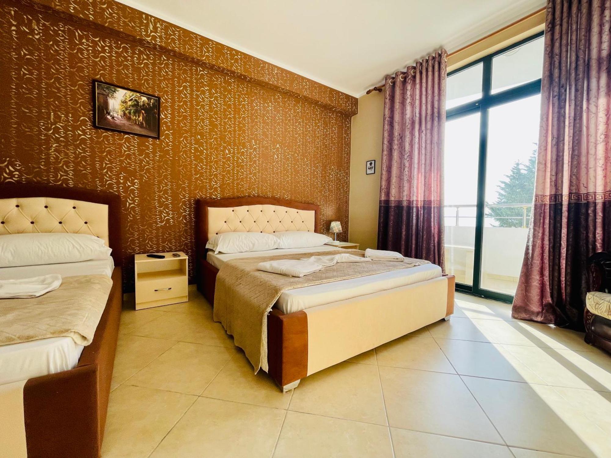 Vila3 Hotel Vlorë Buitenkant foto